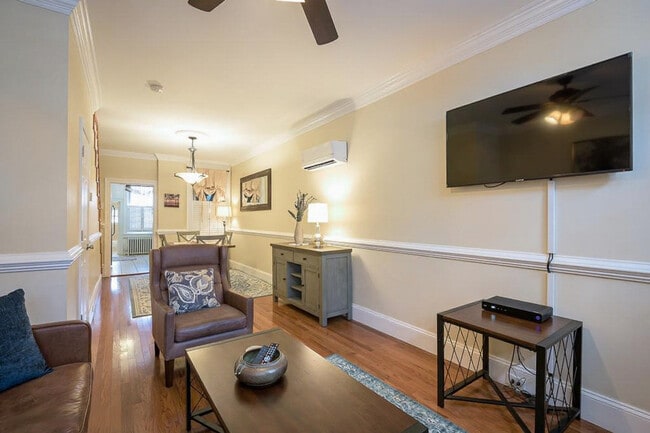 Foto del edificio - 241 Massachusetts Ave NE