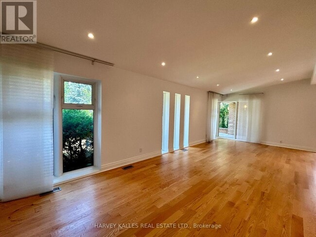 Building Photo - 100 Larkfield Dr