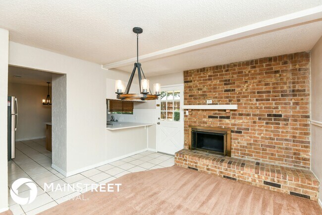 Foto del edificio - 1034 Meadowbrook Dr