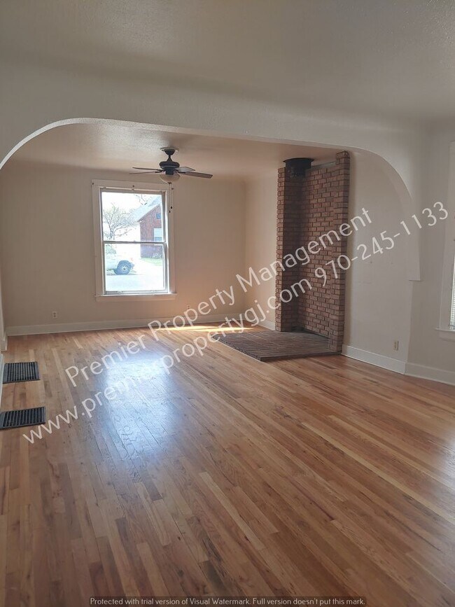 Building Photo - 1122 White Ave