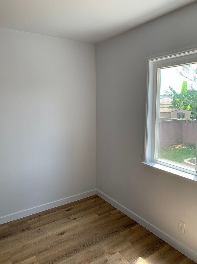 Foto del edificio - 256 W Lomita Blvd