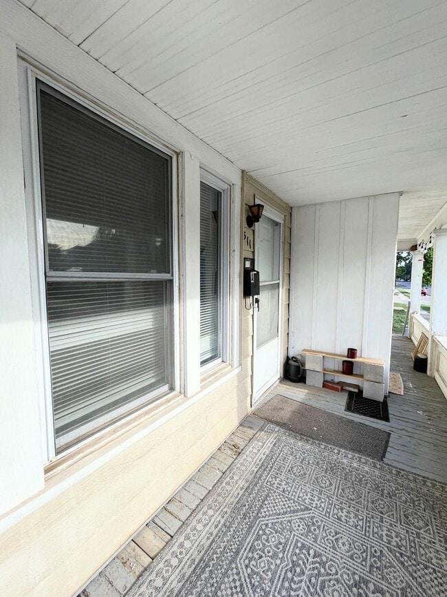 Building Photo - 511 N Poplar St