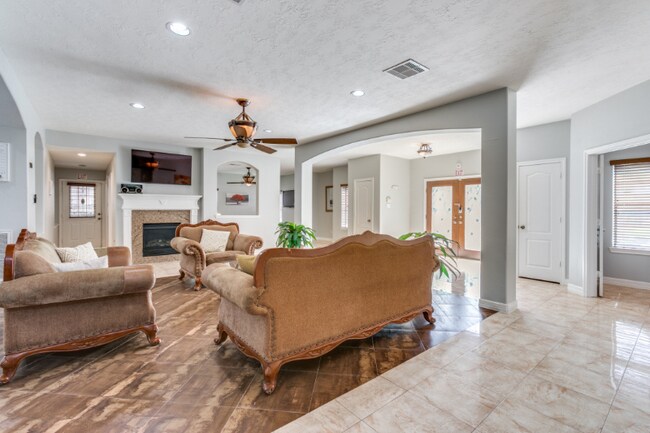 Foto del edificio - 12218 Ashley Cir Dr E