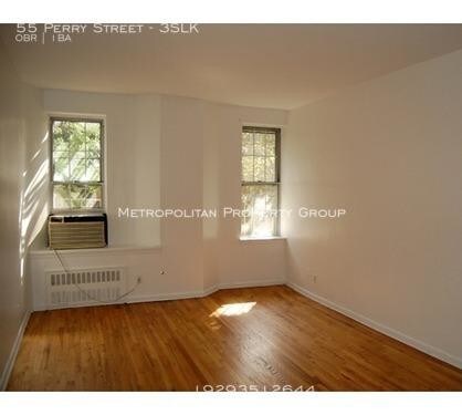 Building Photo - bedroom in New York NY 10013