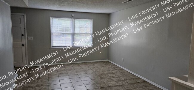 Photo - 1636 Keeble St House