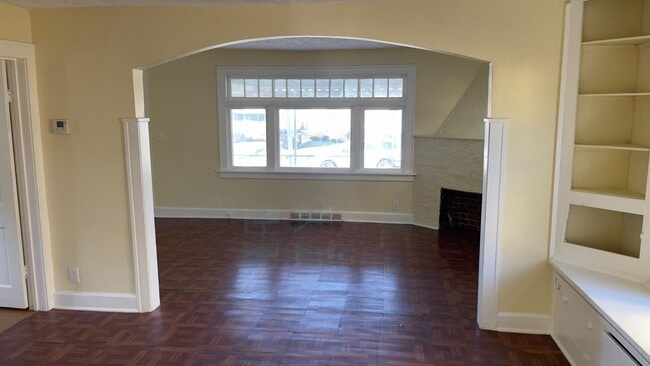 Building Photo - 3 Bedroom Home