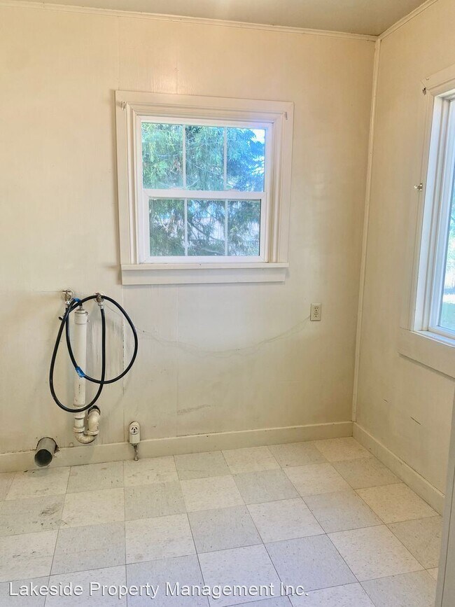 Building Photo - 2 br, 1 bath House - 2108 Hope St