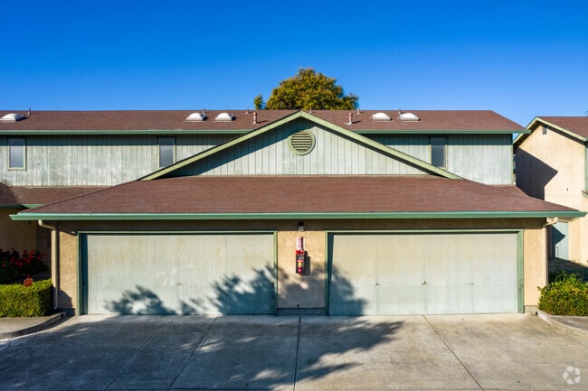 Building Photo - 599 Blossom Way