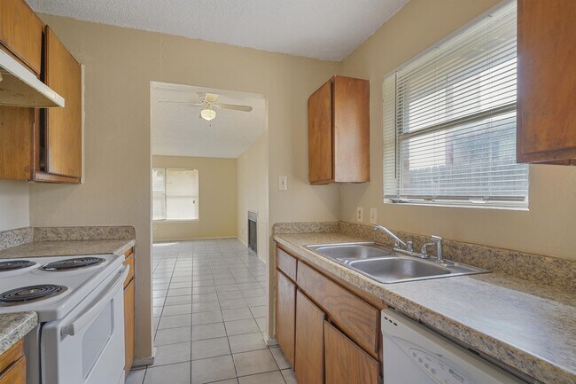 Foto del edificio - 1609 Windsong Ln