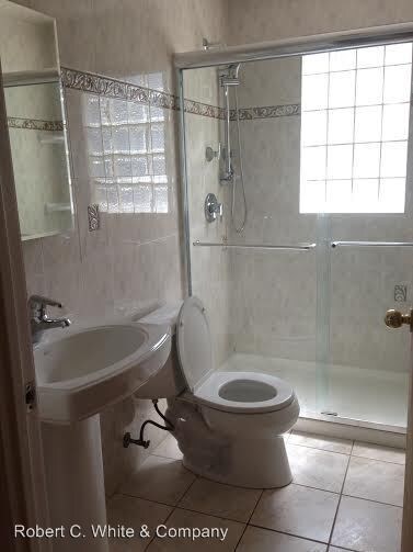 Building Photo - 4 br, 2 bath House - 1 Reservoir Ave