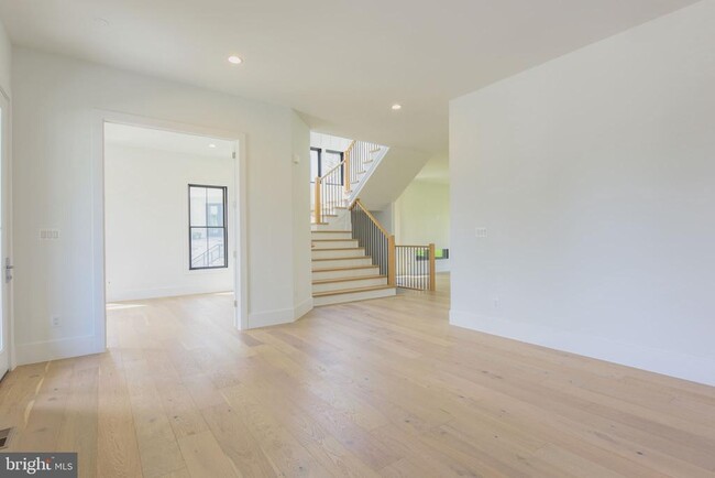 Building Photo - 1349 Monitor Ln