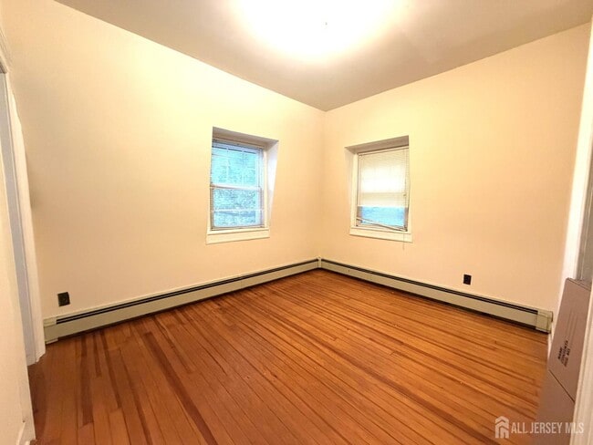 Building Photo - 207 Woodbridge Ave