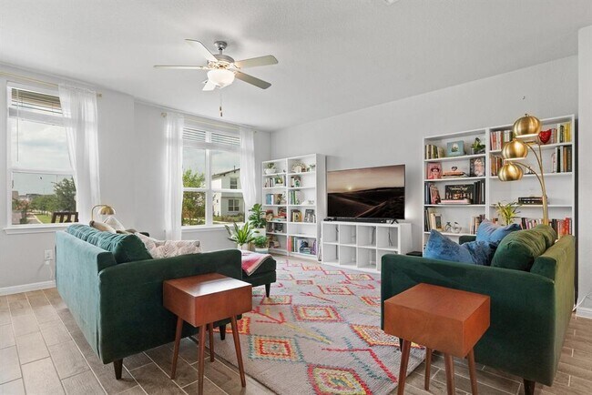 Foto del edificio - 5317 Baythorne Dr