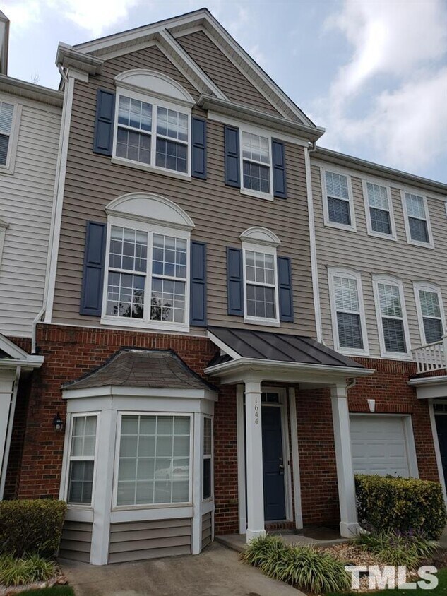 Primary Photo - 1644 Brook Fern Way