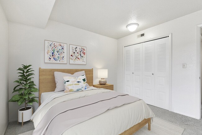 Building Photo - Granada Apartments