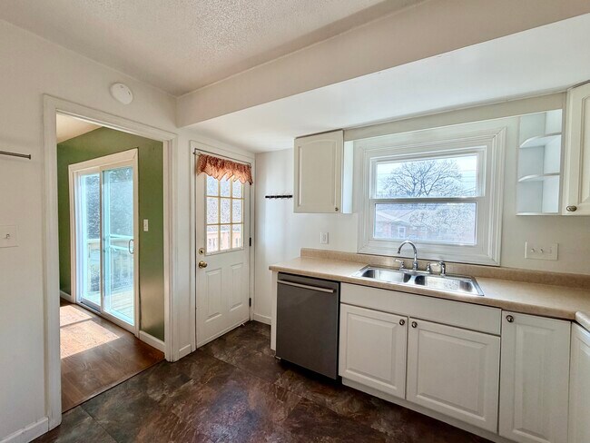 Foto del edificio - 1109 W Kirby Ave