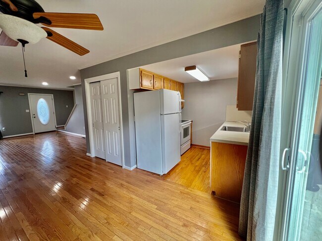 Dinning room and kitchen - 2244 W Walnut St