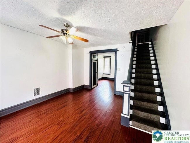 Foto del edificio - 637 N Penn St