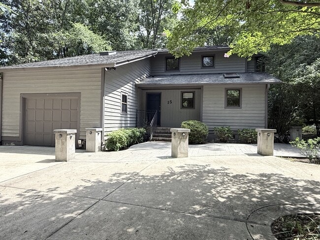 Building Photo - 15 Harvey Pl