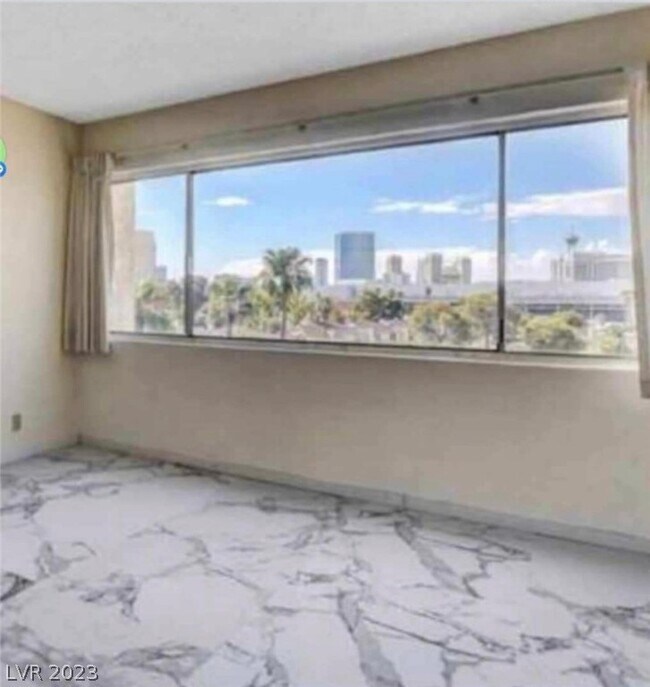 Foto del edificio - 745 N Royal Crest Cir