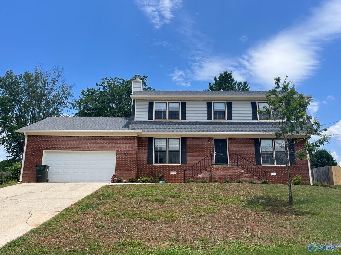 Primary Photo - 900 Highland Dr
