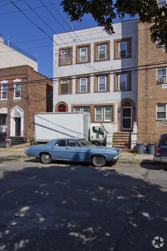 Foto del edificio - 869 E 217th St