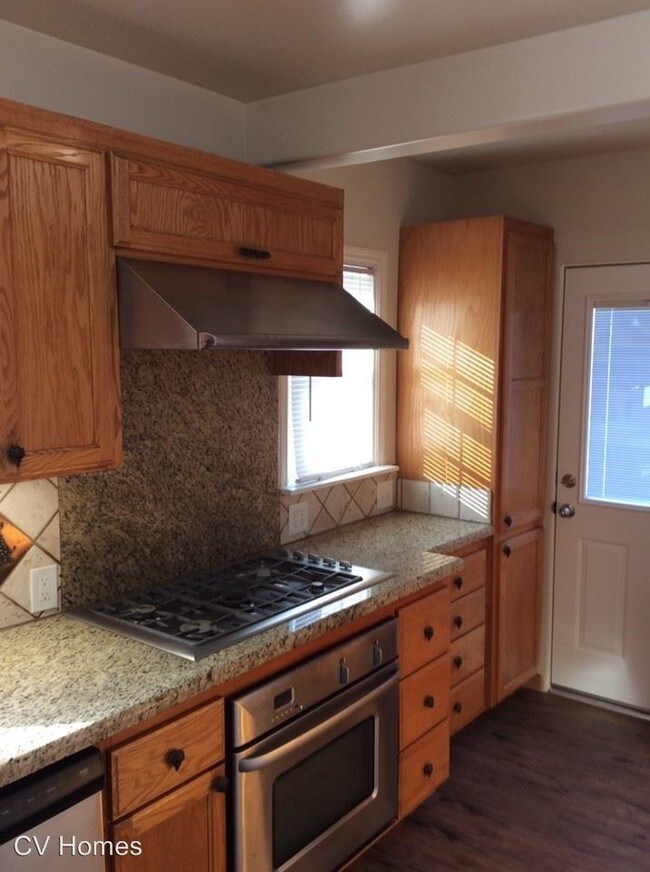 Foto del edificio - 2 br, 2 bath House - 4735 N Thorne Ave