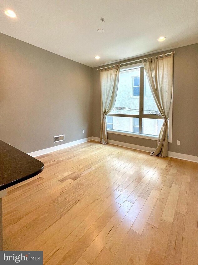 Foto principal - 916 S Darien St