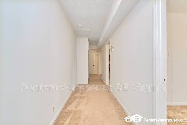 Building Photo - 112 W Seaview Ave