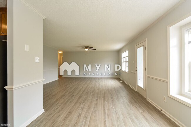 Building Photo - 3 br, 2 bath House - 133 Lansing Dr