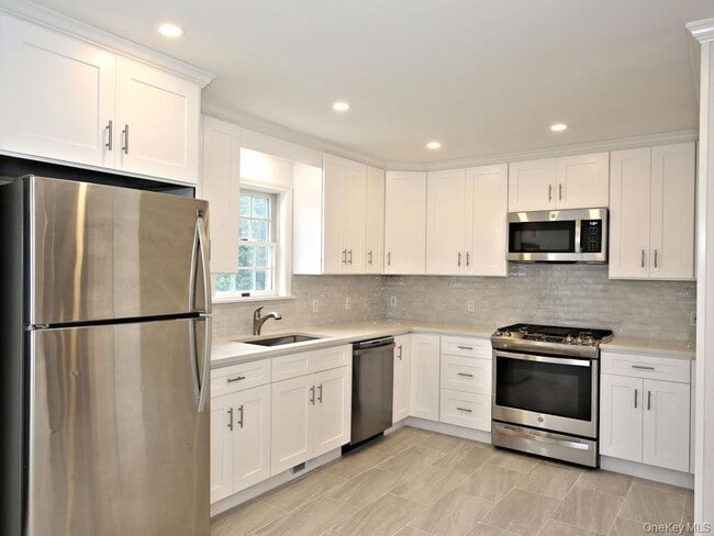 Building Photo - 141 Crotona Ave