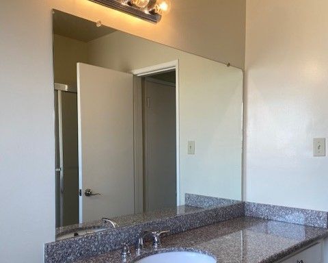 Foto del edificio - 4439 Ocean View Blvd