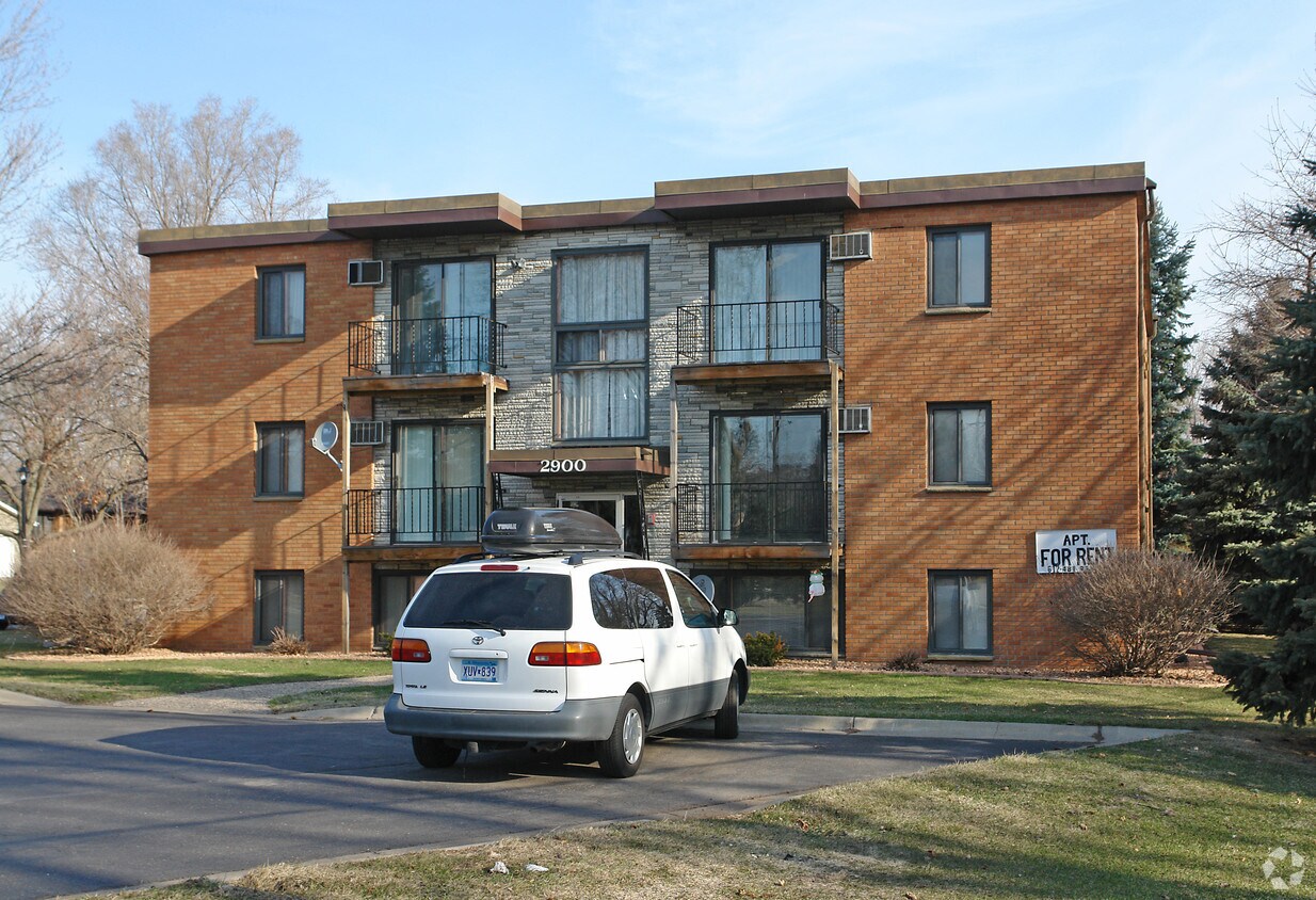 Building Photo - 2900 Highcrest Rd
