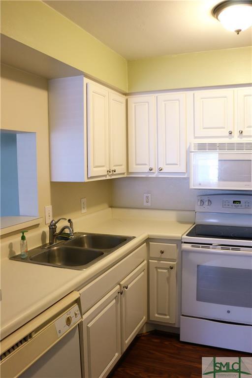 Foto principal - 12300 Apache Ave