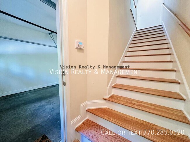 Building Photo - Stunning Sandy Springs Townhome!