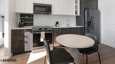 Building Photo - 632 Howard Rd SE