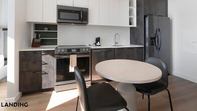 Building Photo - 632 Howard Rd SE