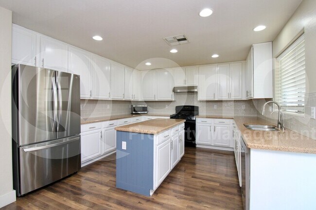 Building Photo - 6514 W Yellow Bird Ln