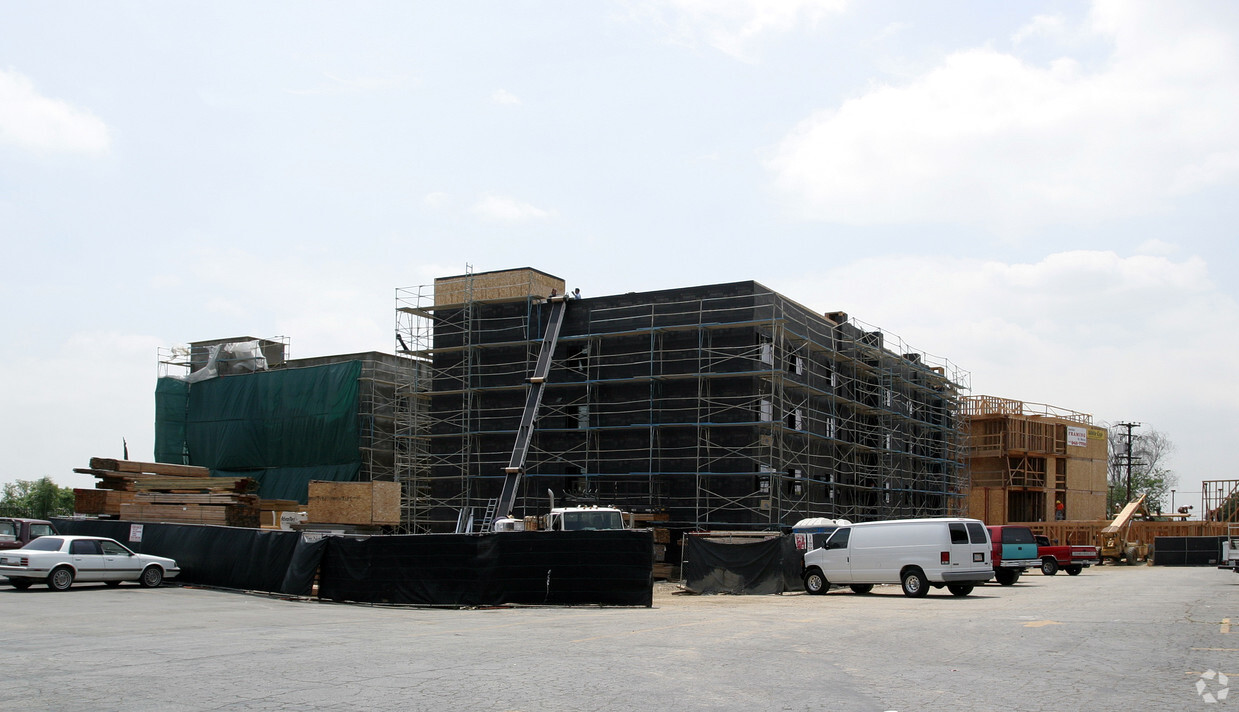 Building Photo - Pacific Towers