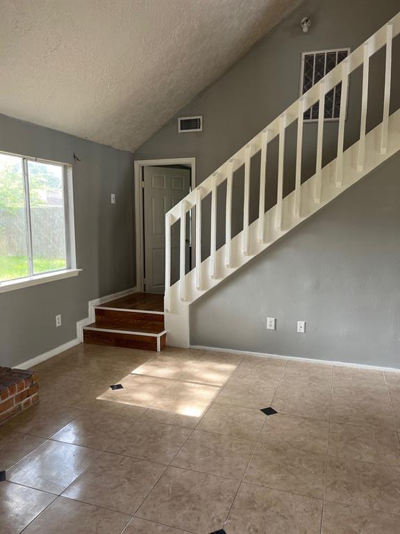 Building Photo - 16346 Quail Hunt Dr