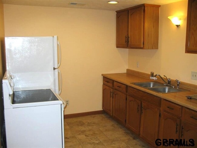 Building Photo - 624 S 8th St