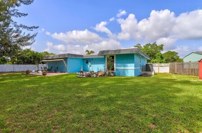 Foto del edificio - 6605 NW 80th Ct