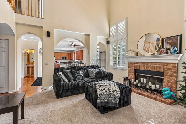 Building Photo - 9482 Inverness Dr