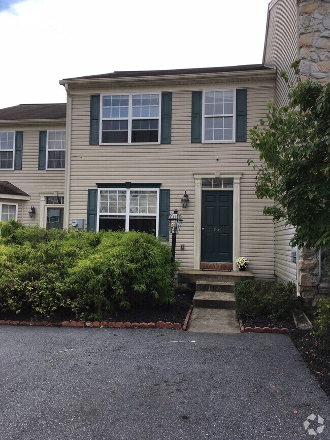 Manor Oaks Apartments for Rent with Extra Storage Millersville, PA