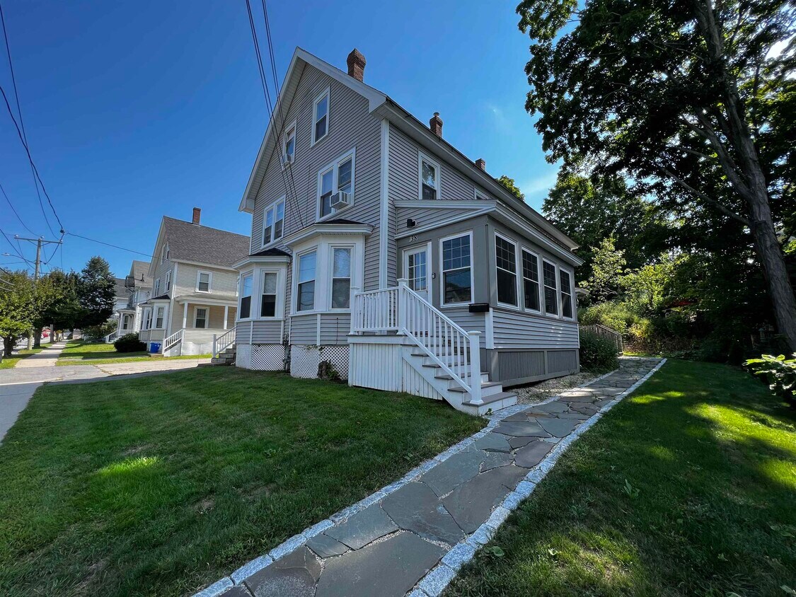38 6th St, Dover, NH 03820 Townhome Rentals in Dover NH