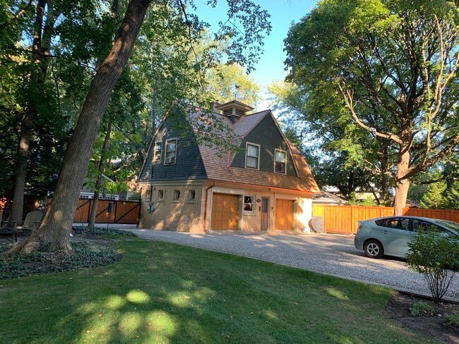 Building Photo - 1228.5 Forest Ave