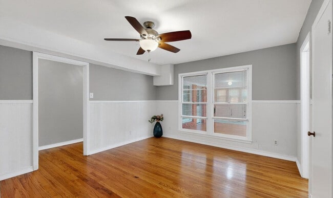 Photo - 1900 Hilltop Dr House