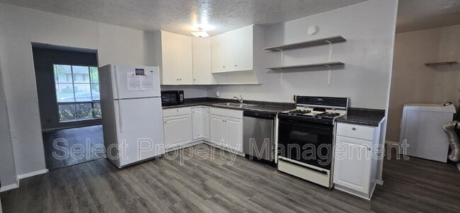 Building Photo - 1512 Cinnamon Rd