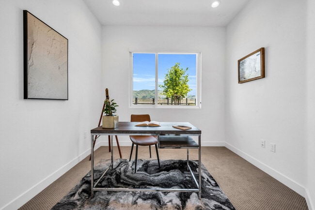 Building Photo - 107 Silang St