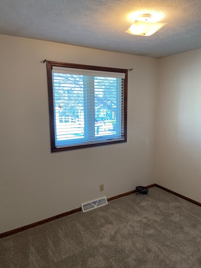 Bedroom - 13835 Greenfield Rd